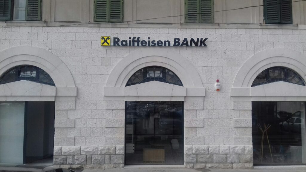 RBA, Split